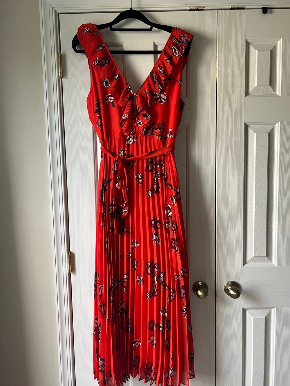 Lulu's Red Floral V-Neck Pleated Maxi Dress